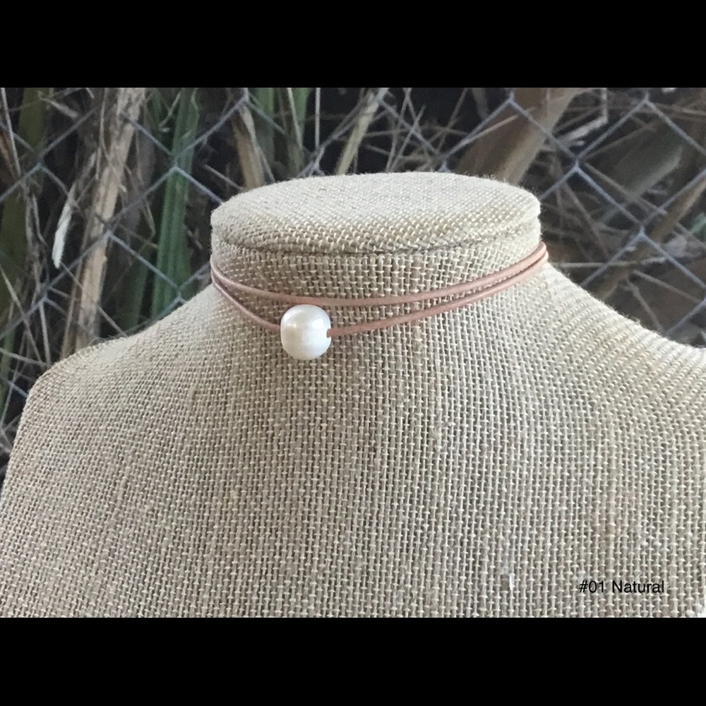 NWOTDouble stranded Natural Choker, Lariat Closure